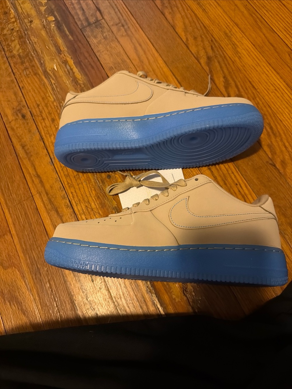Kobe protro Air Force 1's low